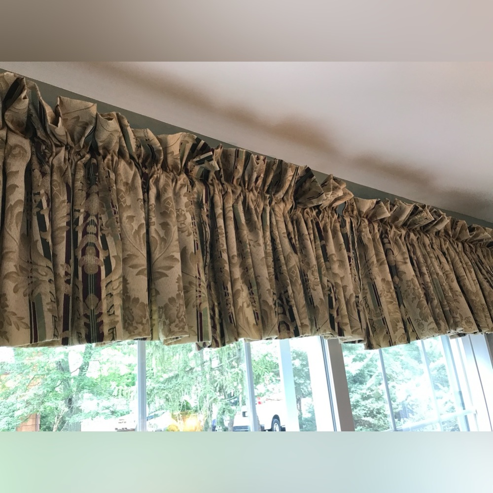 Set of Five Valances - Picture 2 of 3